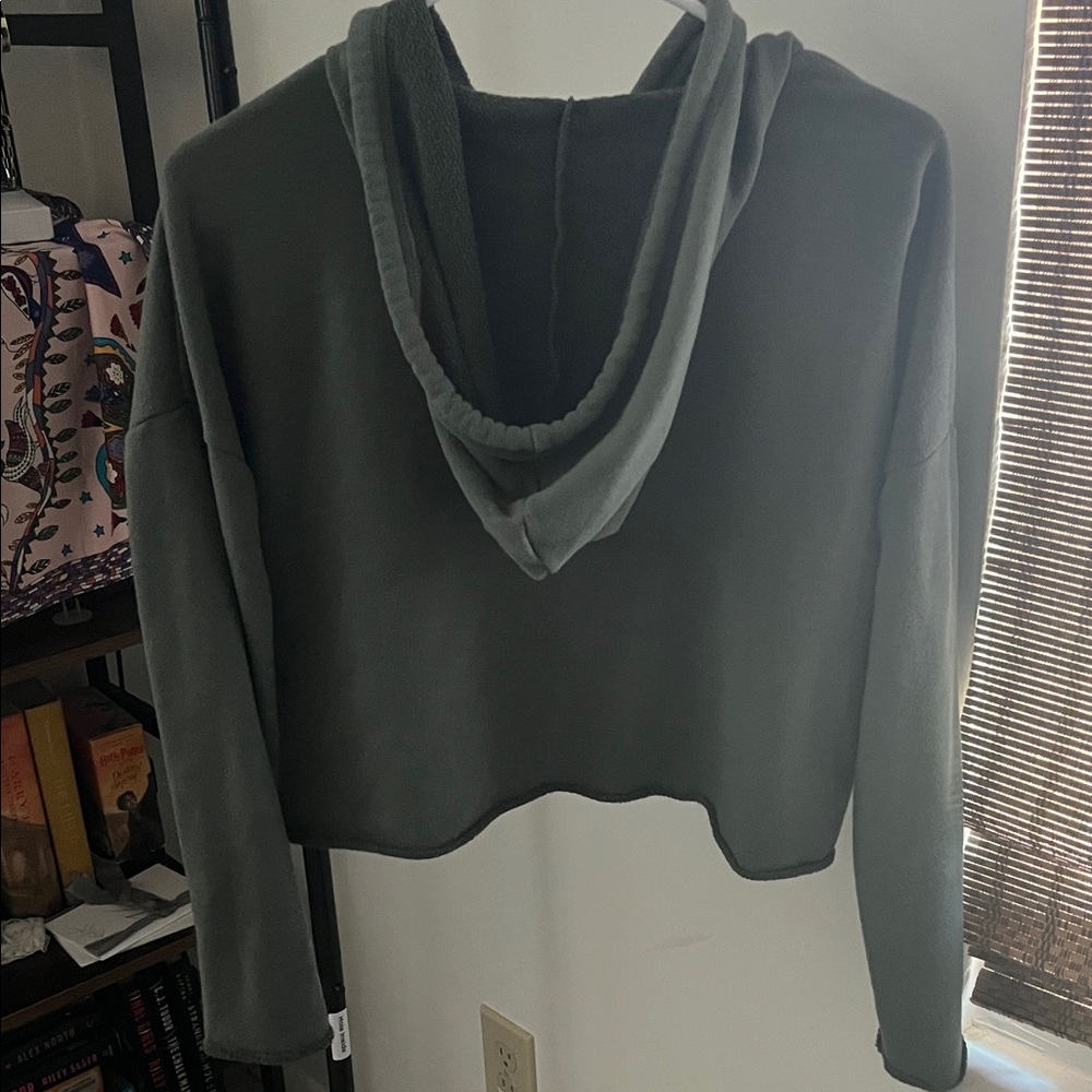 Aerie forest green cropped drawstring hoodie - Picture 3 of 3